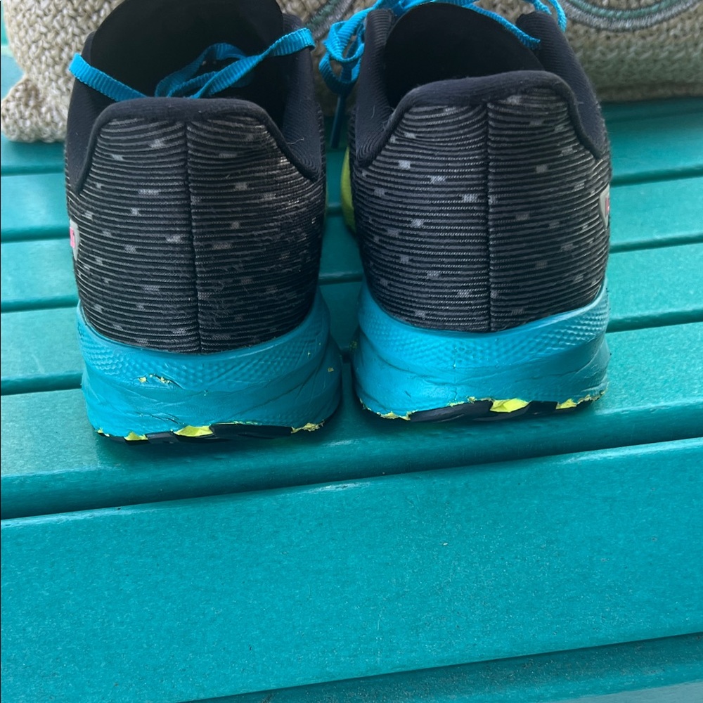 Brooks Launch  Women's size 12 - Picture 2 of 3